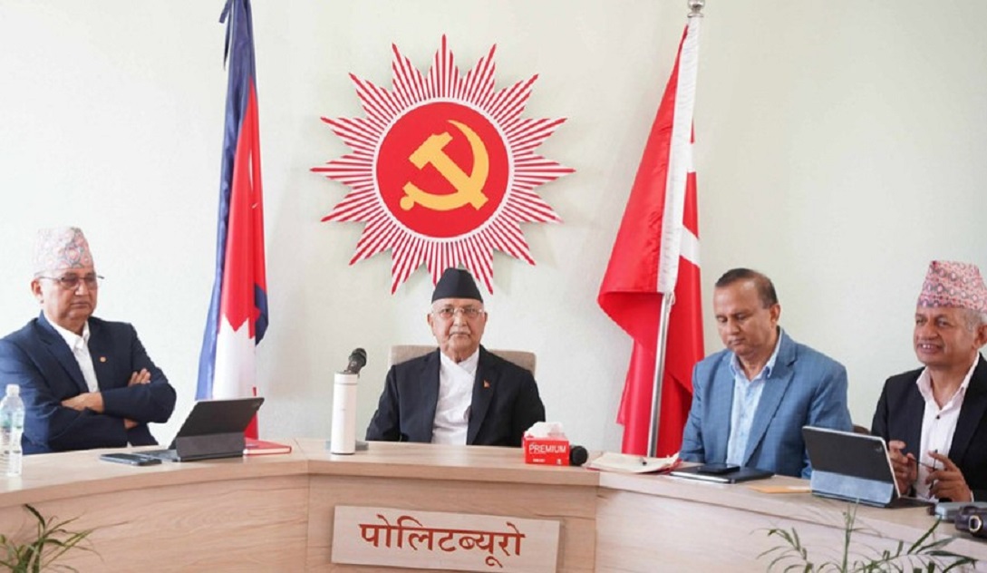 पोलिटब्युरो बैठकमा ओलीले भने : पूर्वराष्ट्रपति राजनीतिमा आउनु गम्भीर विषय हो