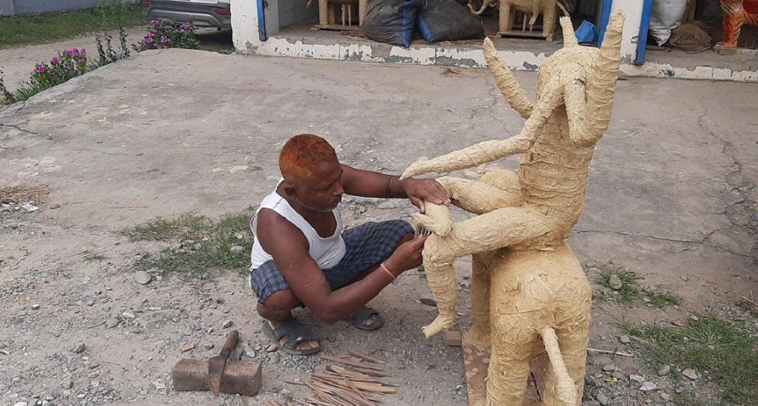 धनगढीमा विश्वकर्माको मूर्ति बनाउन भ्याइनभ्याइ