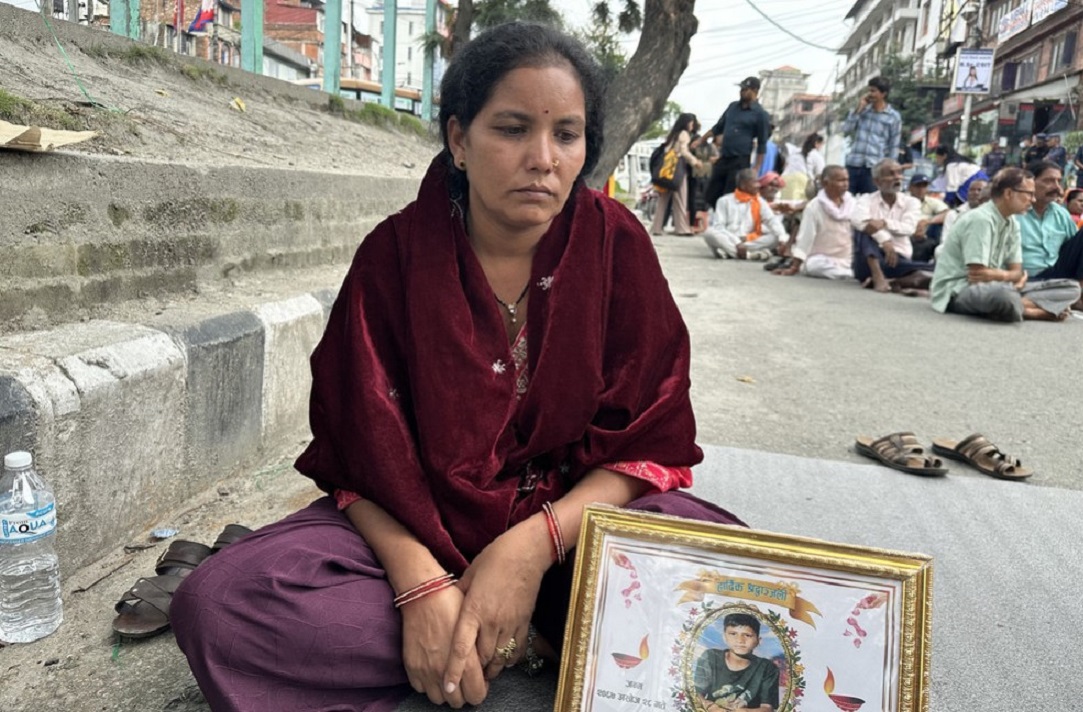 किरन कोलीकी आमा बैतडीबाट न्याय खोज्दै काठमाडौंमा