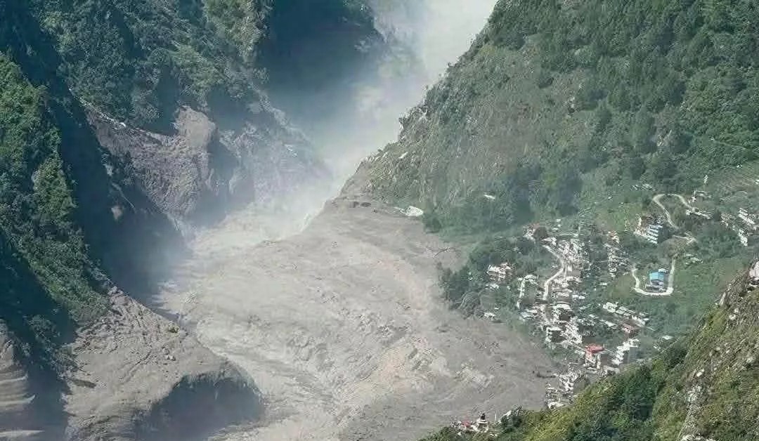 भोटेकोशीको भीषण बाढीपछि त्रिशूलीमा खतरा तह पार, तटीय बस्ती खाली गर्न अपिल