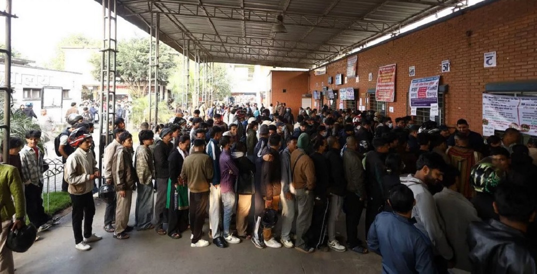 दसैंका लागि आजदेखि अग्रिम टिकट बुकिङ खुला, बिहानैदेखि बसपार्कमा भिड